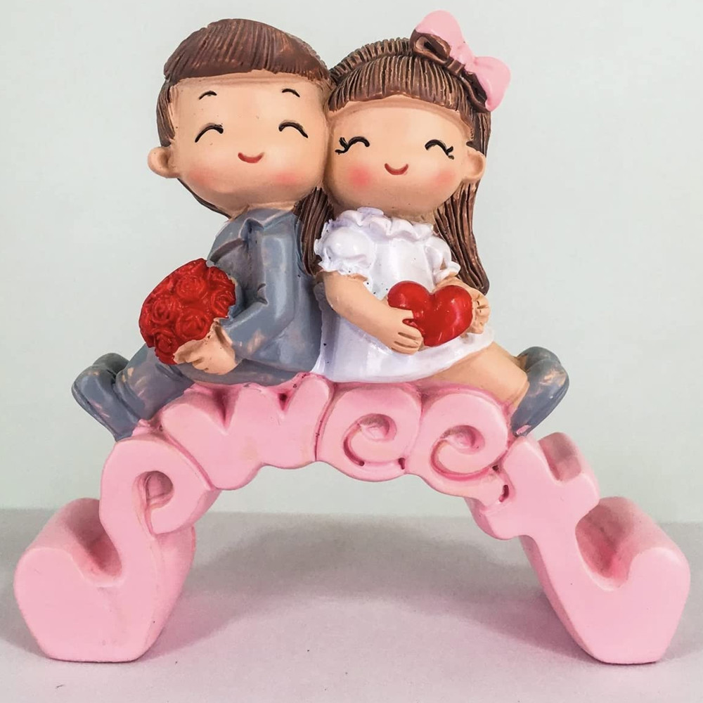 Love Couple Statue Resin Showpiece Gifts for Girlfriend/Valentine Gift for Boyfriend/ Valentine Gift/ Wedding Cake Topper (Sweet Couple)