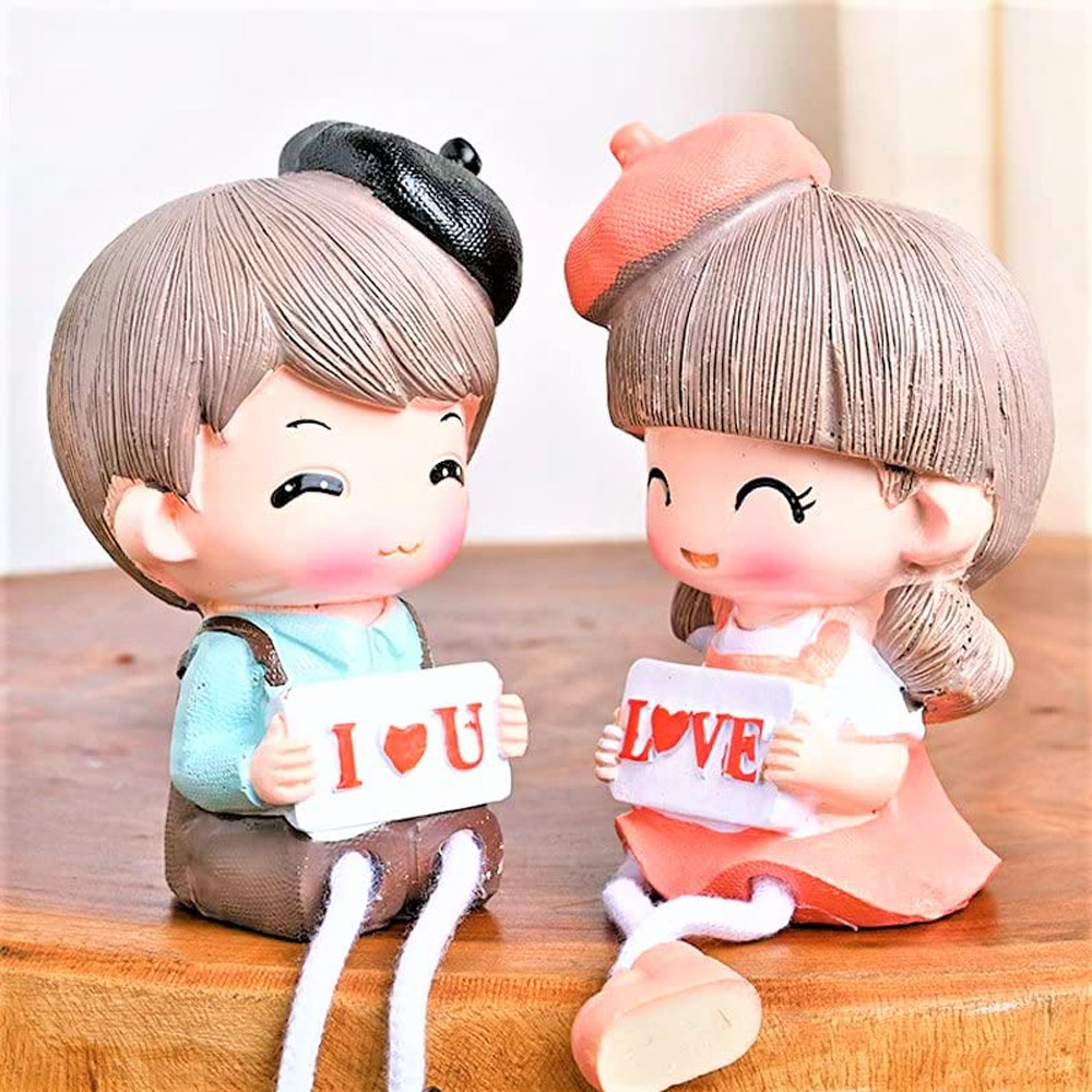 Resin Love Hanging Legs Couple Decorative Showpiece Dolls Miniature Figurine-Living Room Home & Décor Gifts Item, Idols & Figurines (Love Hanging Legs Couple DGN -2)